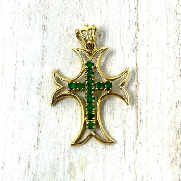 Solid 18K, genuine emeralds cross pendant - Picture 8 of 16